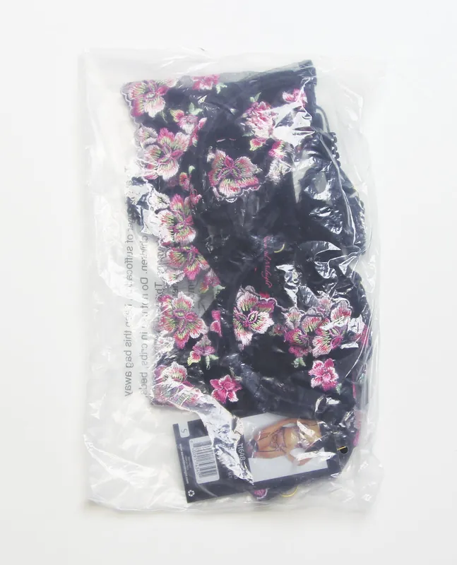 Fan Favorite Floral Lace and Mesh Long Line Underwire Bra w/Garter & G-String - Black/Pink 3X/4X